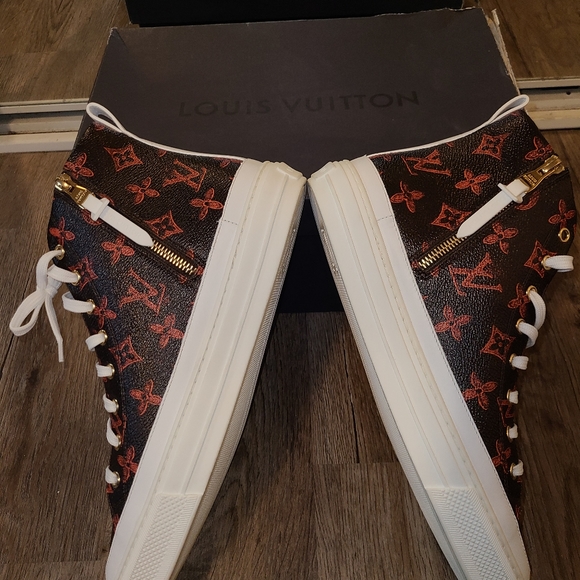 Louis Vuitton Catogram Stellar Sneaker Boot. Unisex - Picture 8 of 11